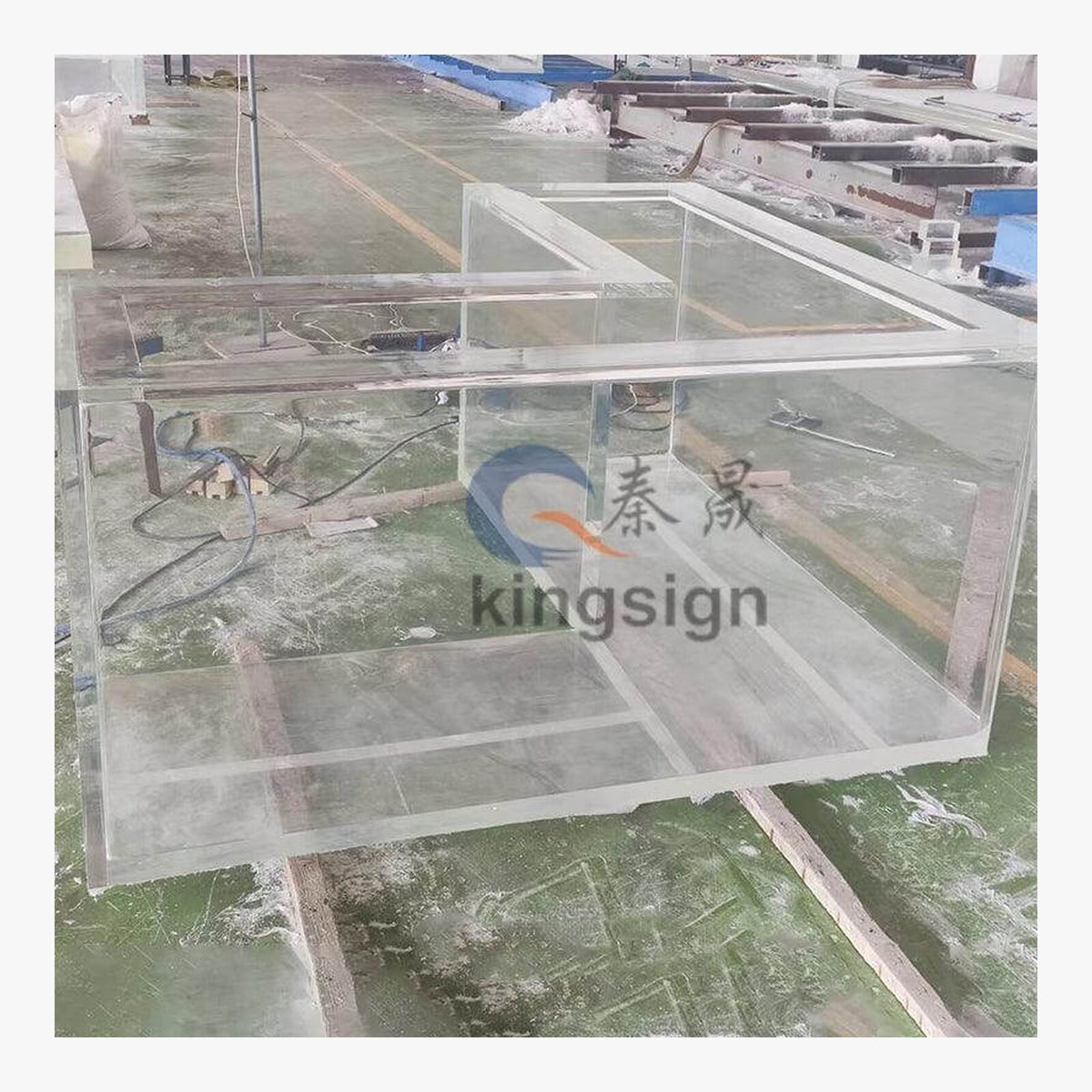 Custom Acrylic Tank – product view 3
