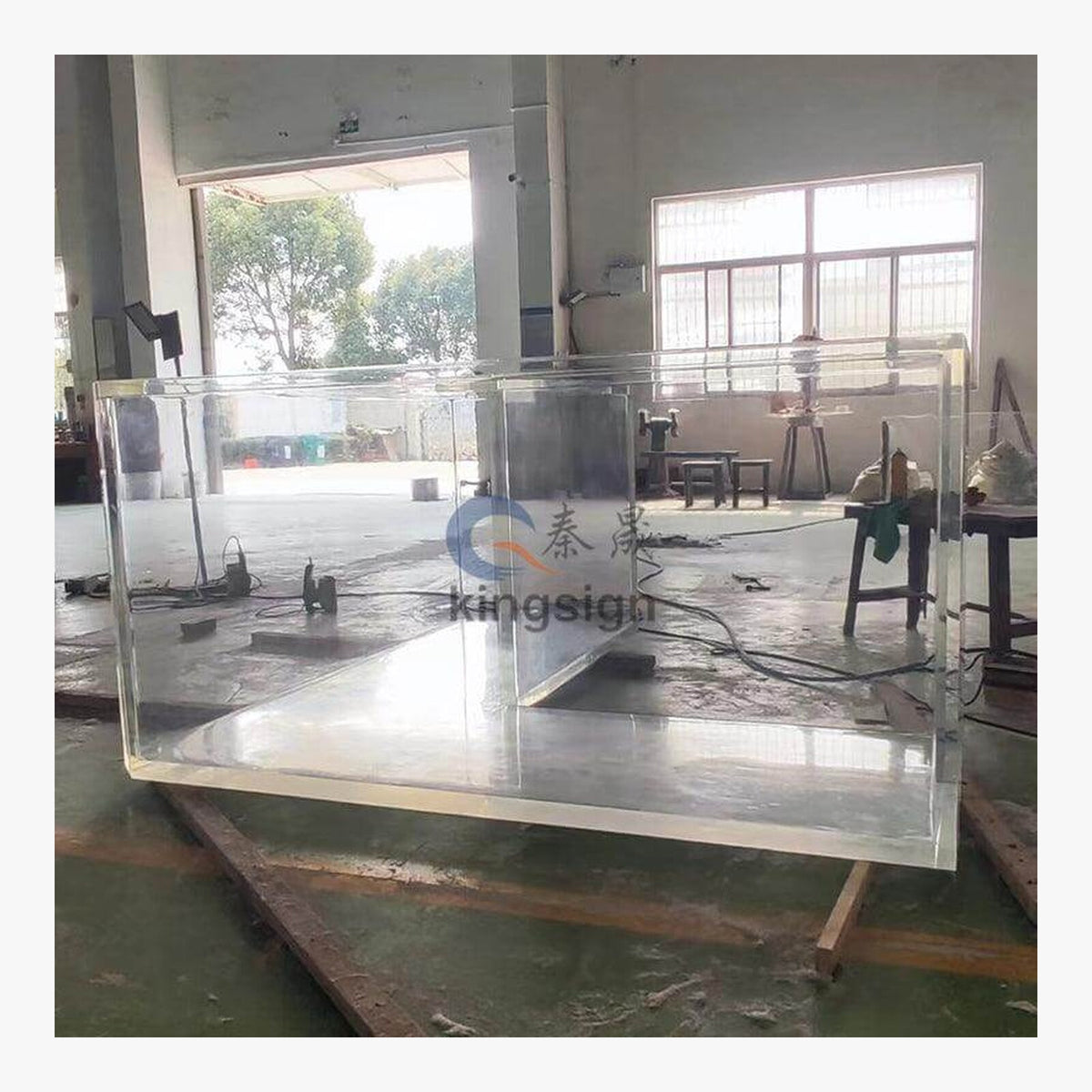 Custom Acrylic Tank – product view 4